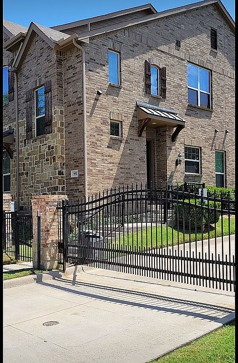 1st image of 951 Whitehall Dr