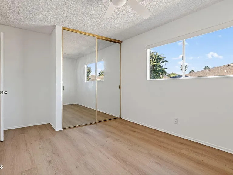 1179 Acadia Pl — Photo 9