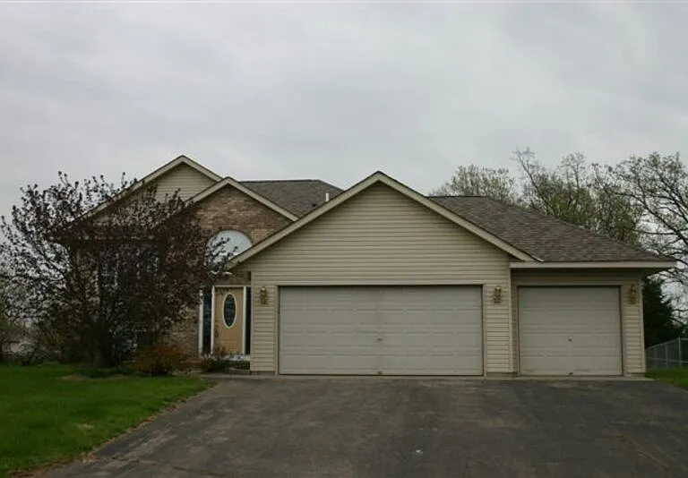 4702 Blanding Ct — Photo 12