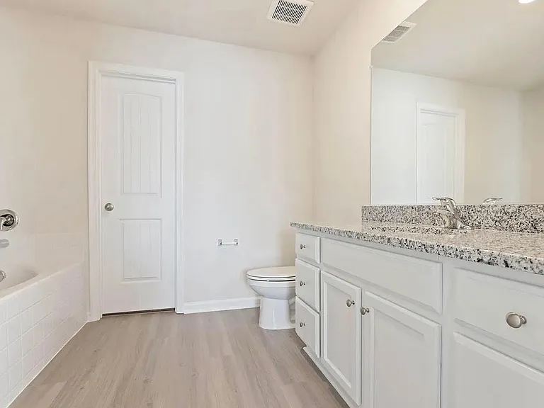 123 Cramsford St #MAIN — Photo 2