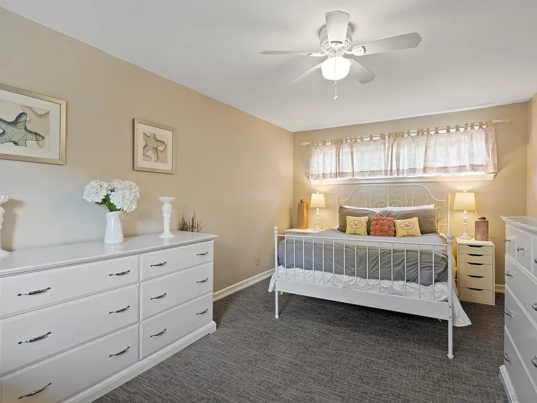 645 Loring St — Photo 27