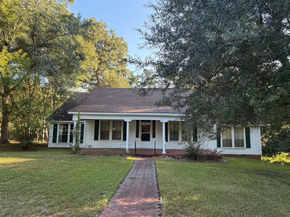 406 E Holly St, Ellisville, MS 39437