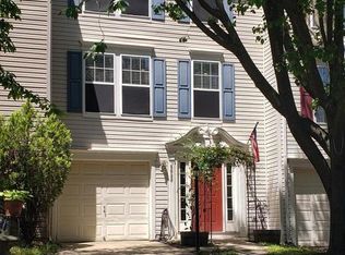 9038 Falcon Glen Ct, Bristow, VA 20136