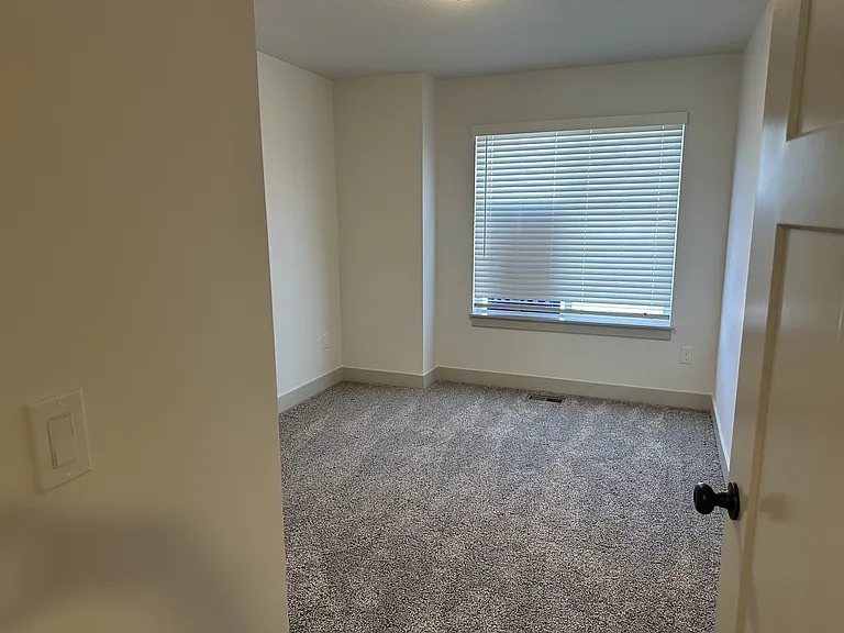 848 E 250 N #1 — Photo 13
