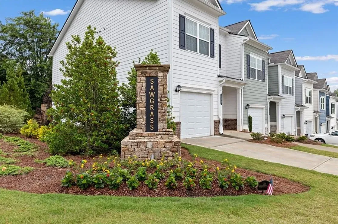 3 bed, 2.5 bath, 1697 sqft, $1,900 — Photo 1