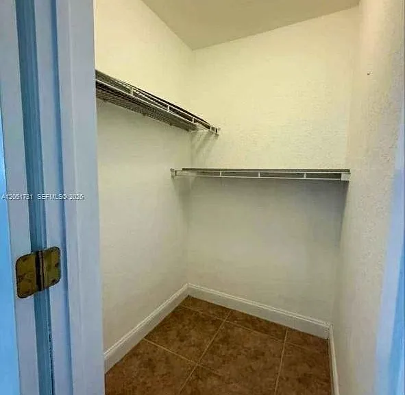 5340 NE 17th Ter #1-2 — Photo 11