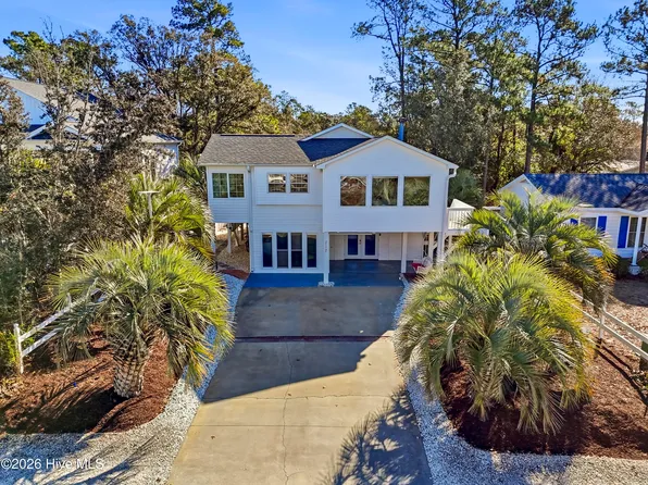 212 NE 35th Street, Oak Island, NC 28465