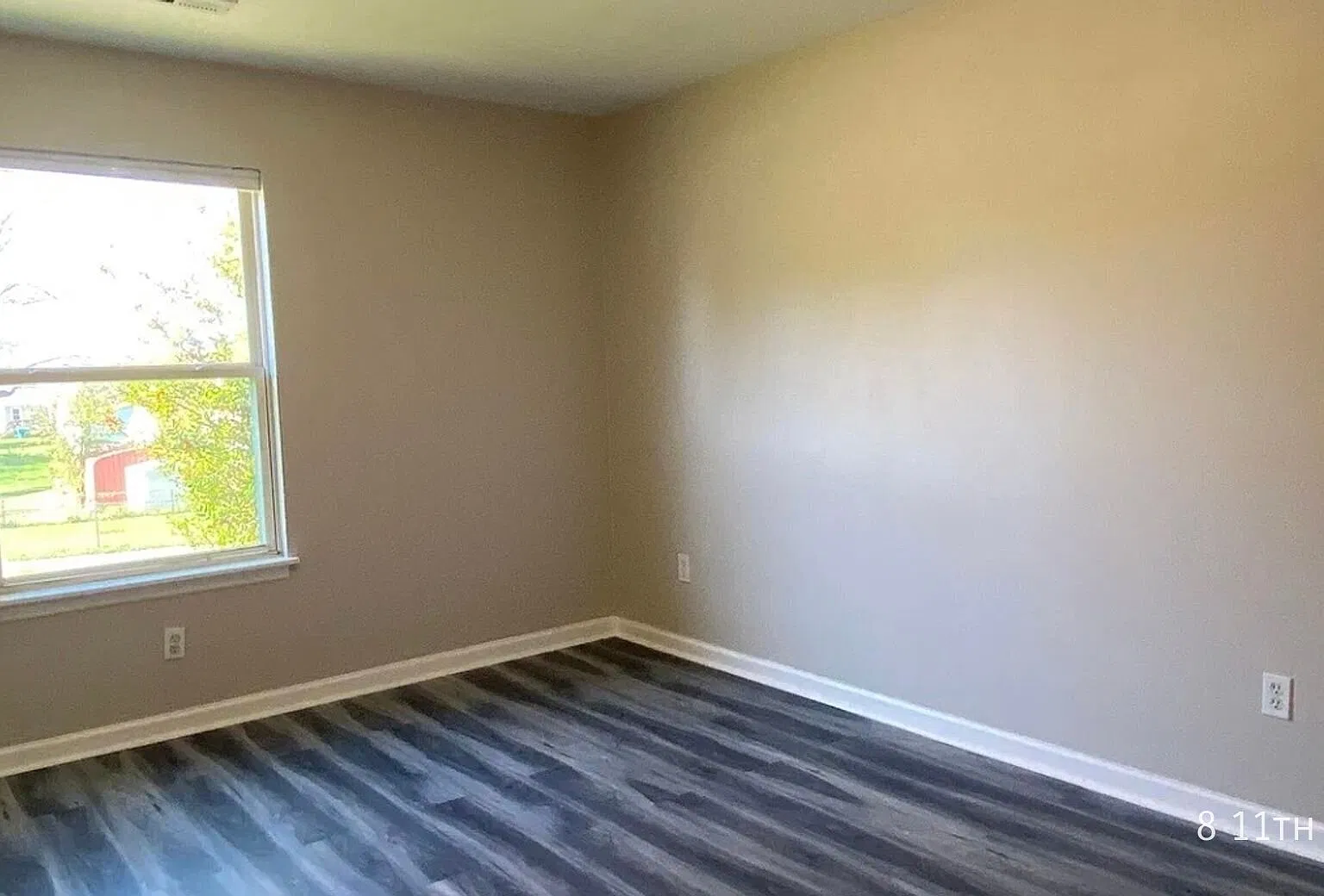 Charming 2-Bedroom, 1-Bath Single-Family Home — Photo 3