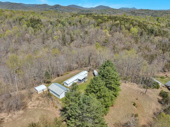 19660 Franklin St, Ferrum, VA 24088