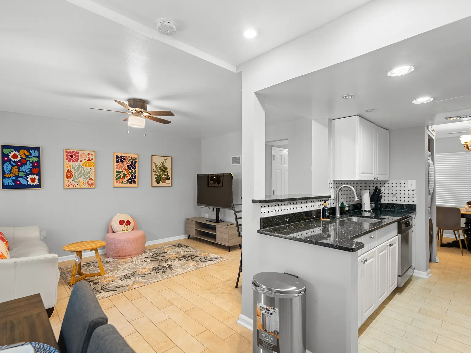 3 bed, 1276 sqft, $2,900 — Photo 2