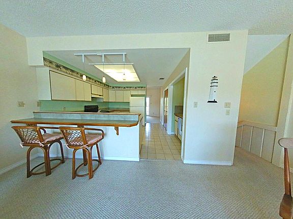 5th image of 226 W Houston St APT 220