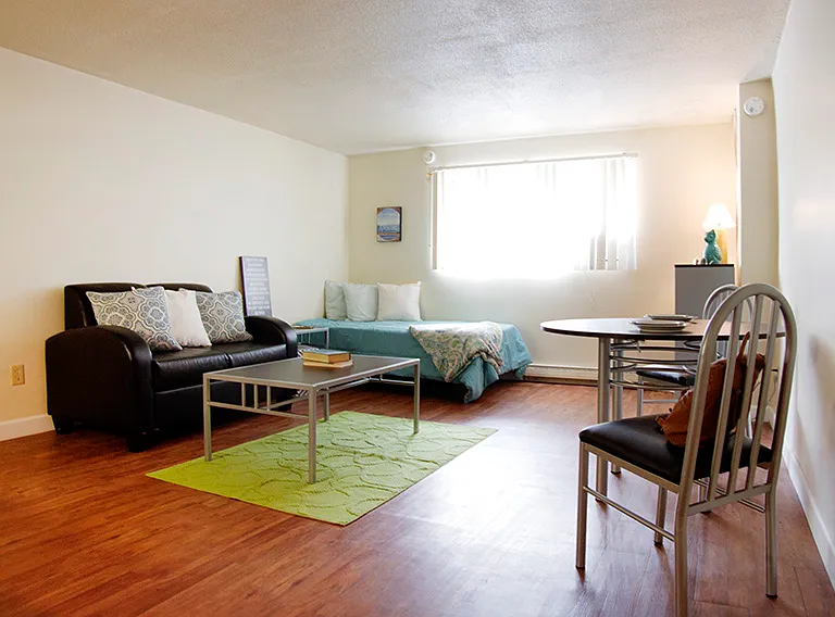 University Terrace Apartments — Photo 6