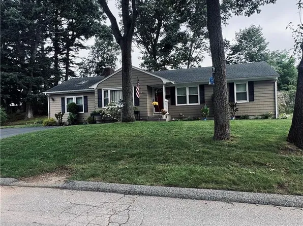 27 Centennial St, Warwick, RI 02886