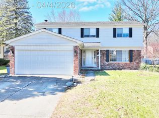 3649 Wakefield Dr, Troy, MI 48083