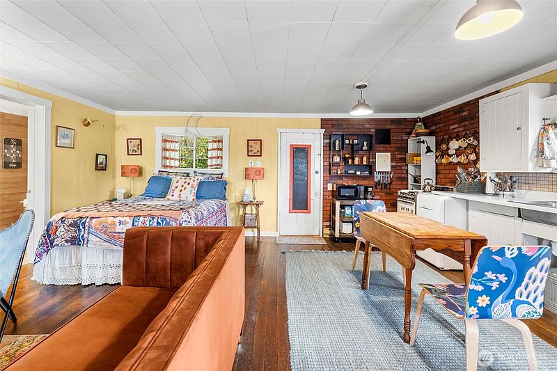 2nd image of 16763 Chilberg Avenue