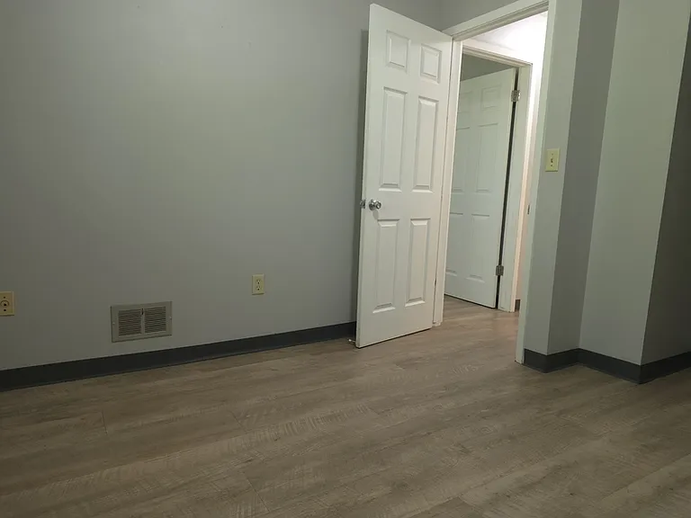 348 E Marquette St #5 — Photo 11
