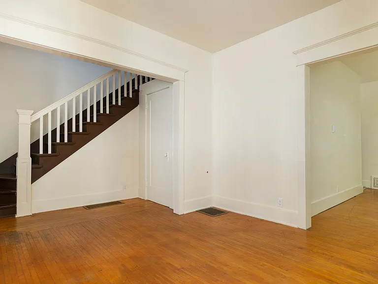 Evanston Apartments - Located on the north side of Fremont — Photo 31