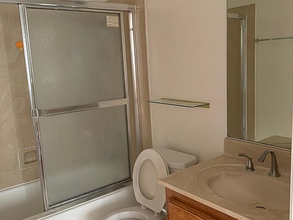4th image of 2200 W Larch St #B