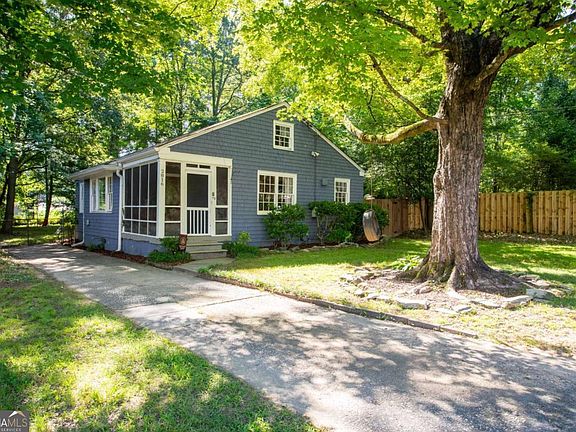 3rd image of 2816 Defoors Ferry Rd NW