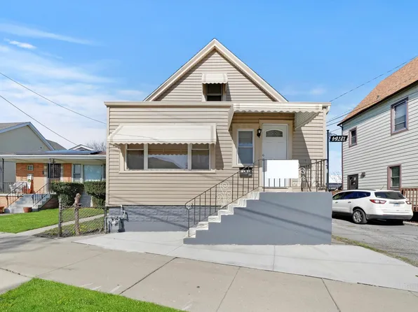 12764 Hoyne Ave, Blue Island, IL 60406