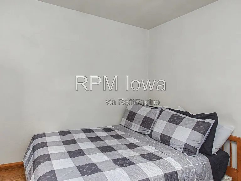 2116 Ferndale Ave — Photo 25