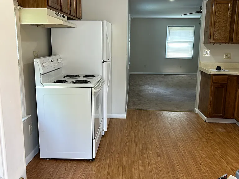 376 S Main St — Photo 8