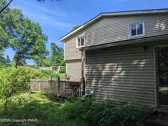 3rd image of 1121 Creek Ln