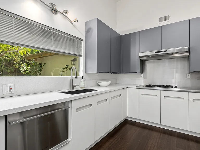 674 E Solana Cir — Photo 14