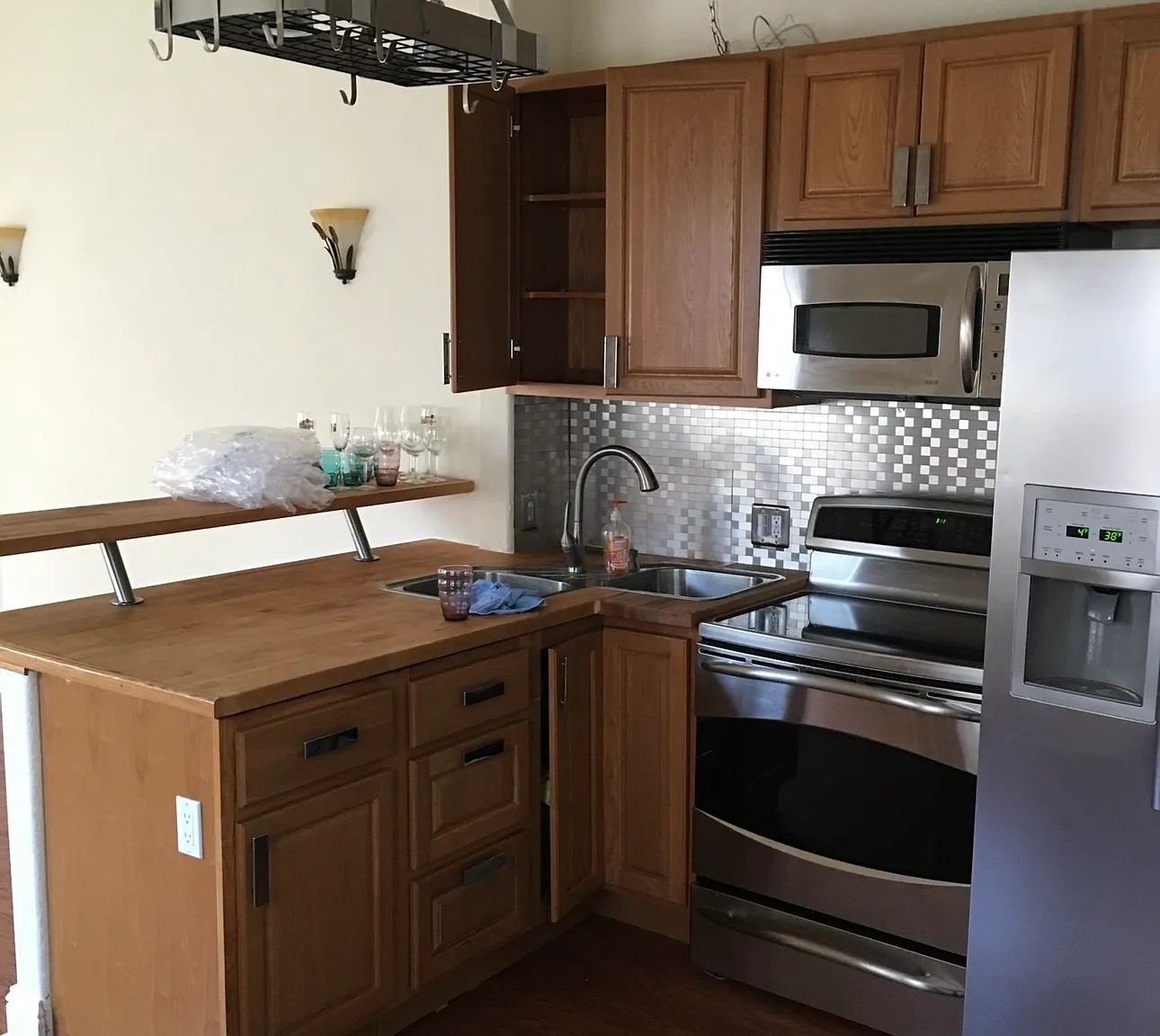 2 bed, 700 sqft, $3,300 — Photo 4