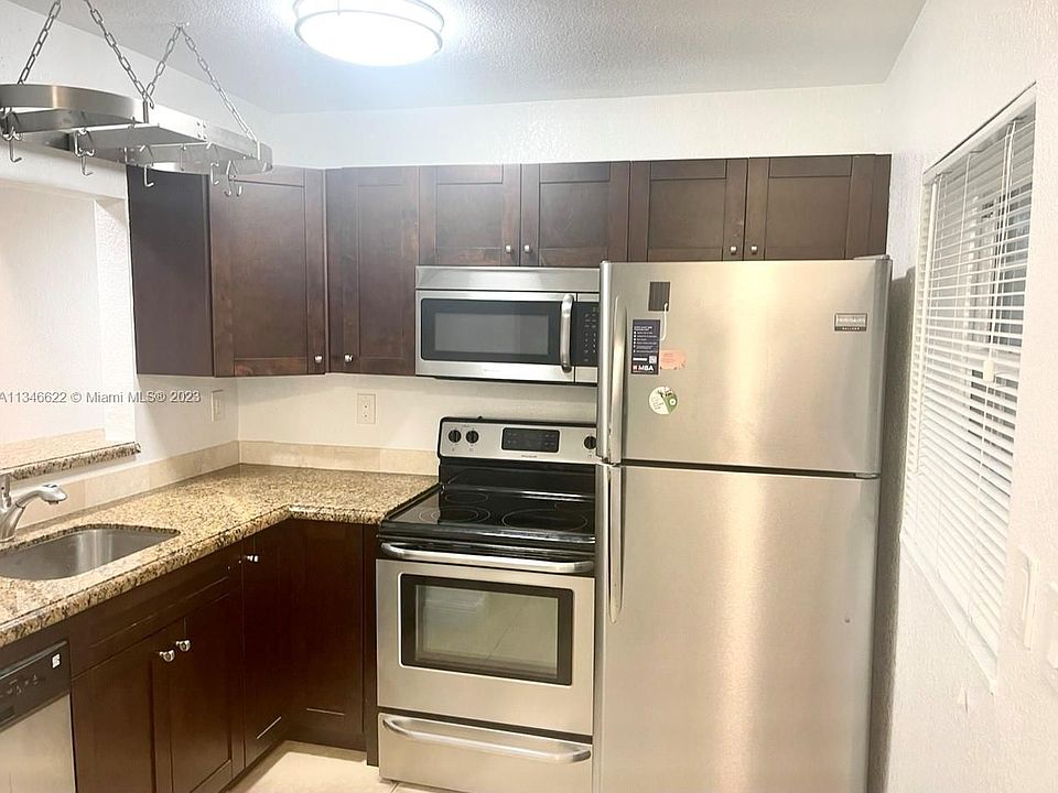 1st image of 633 NE 2nd Ave APT 16