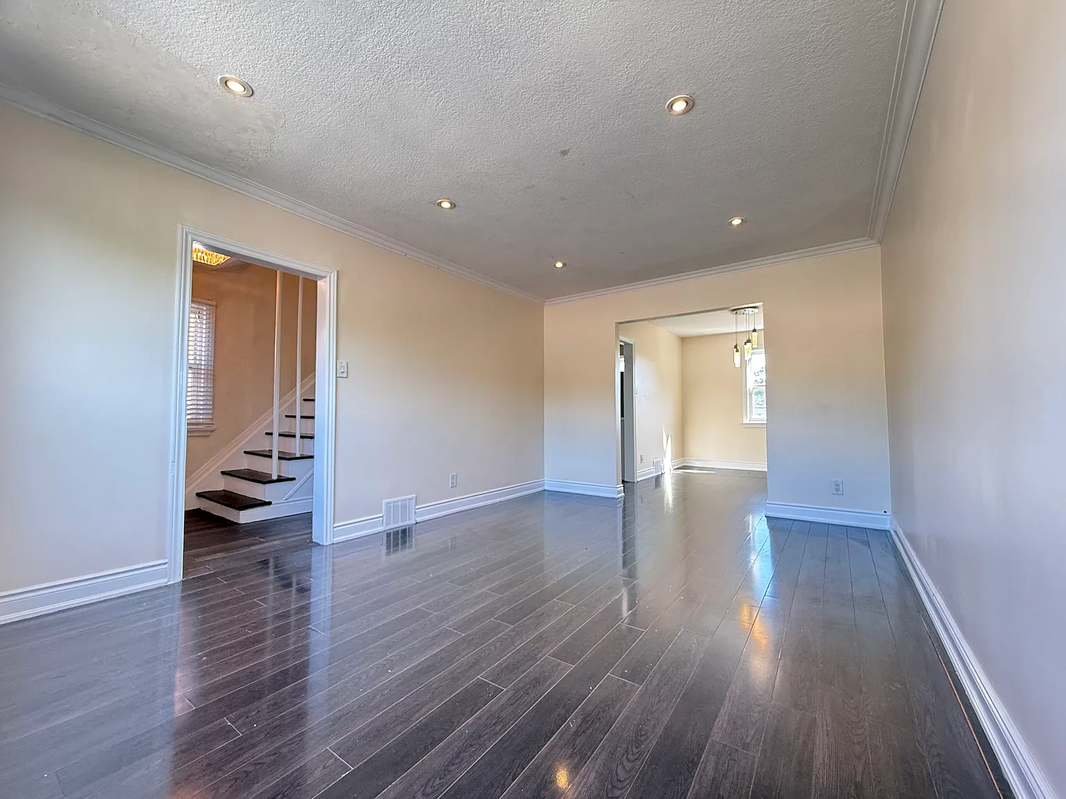 728 Weston Road Toronto Ontario M6N 3R5 — Photo 4