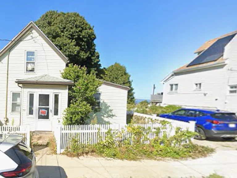 52 Crest Ave — Photo 1