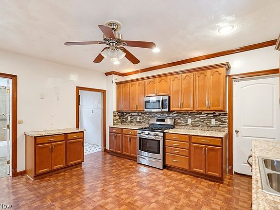 4th image of 7311 Montgomery Ave