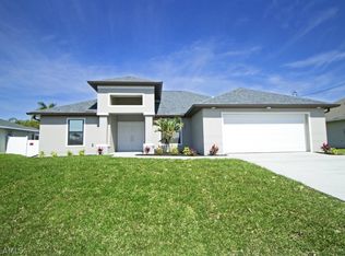 2801 Gleason Parkway Cpe, Coral, FL 33914