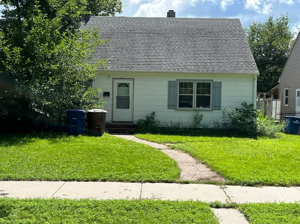 1033 E 3rd Ave, Mitchell, SD 57301