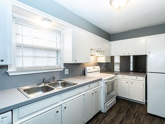 4th image of 2105 49th St Unit A