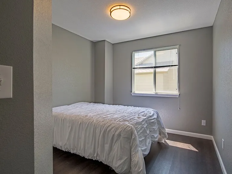 1275 S Boyero Ct — Photo 27
