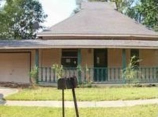 203 W 3rd St, Creighton, MO 64739