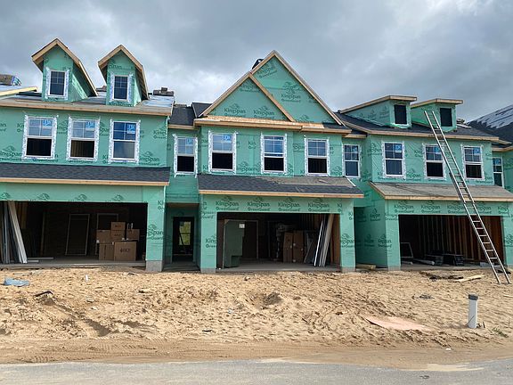 2nd image of 2877 E Highgate St SE #79