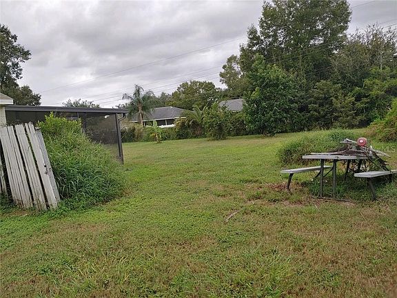 3rd image of 7224 Fox Chase Dr