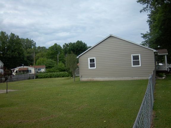 side view of yard