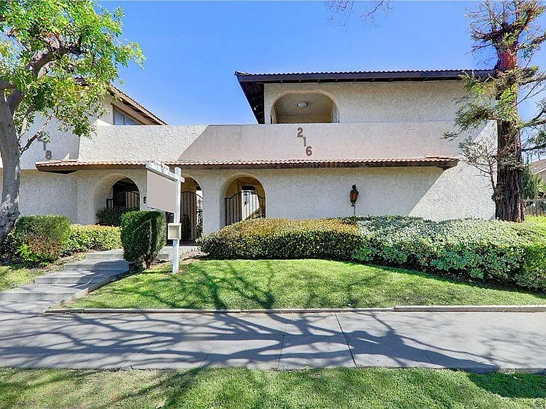 216 N Alhambra Ave — Photo 4