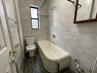 Rented by Sterea Agency