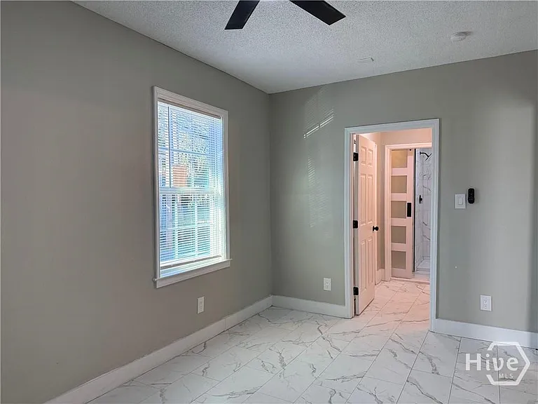 728 W 39th St — Photo 19