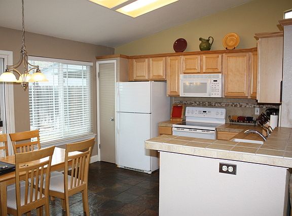 4th image of 2732 Riverbend Dr