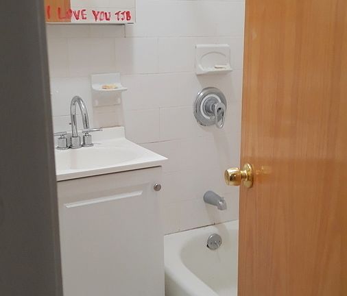 3rd image of 407 E 87th St APT 1C