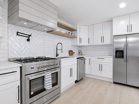 5th image of 25 Bow St