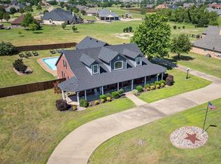 1072 W Secretariat Dr, Terrell, TX 75160