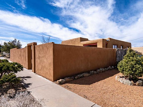 5th image of 1118 Galisteo St