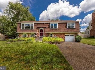 1942 Birchwood Park Dr N, Cherry Hill, NJ